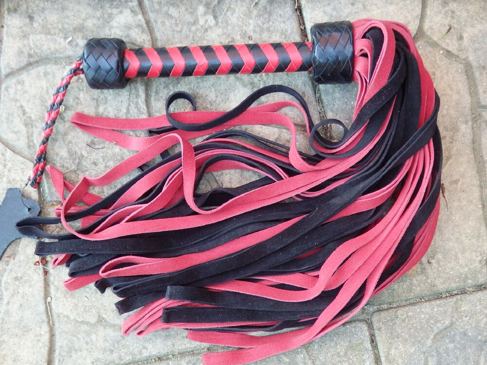 HEAVY MEGA THUDDY Grain Leather Flogger 36 Tails Amazing Horse Trainer WHIP CAT 