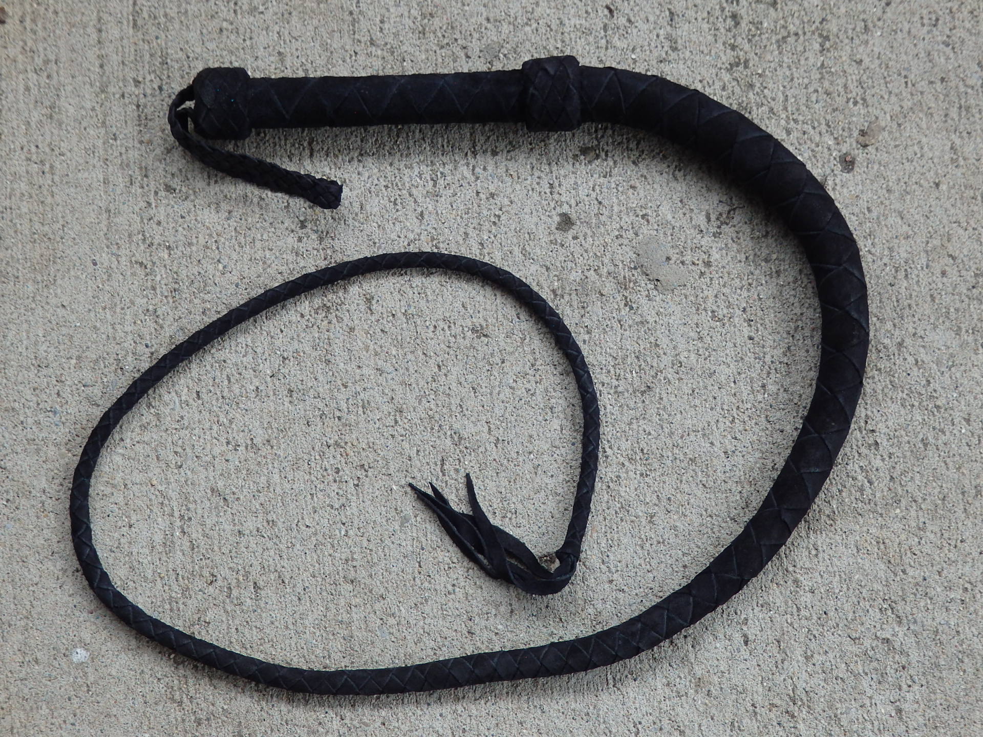 LONG WHIP