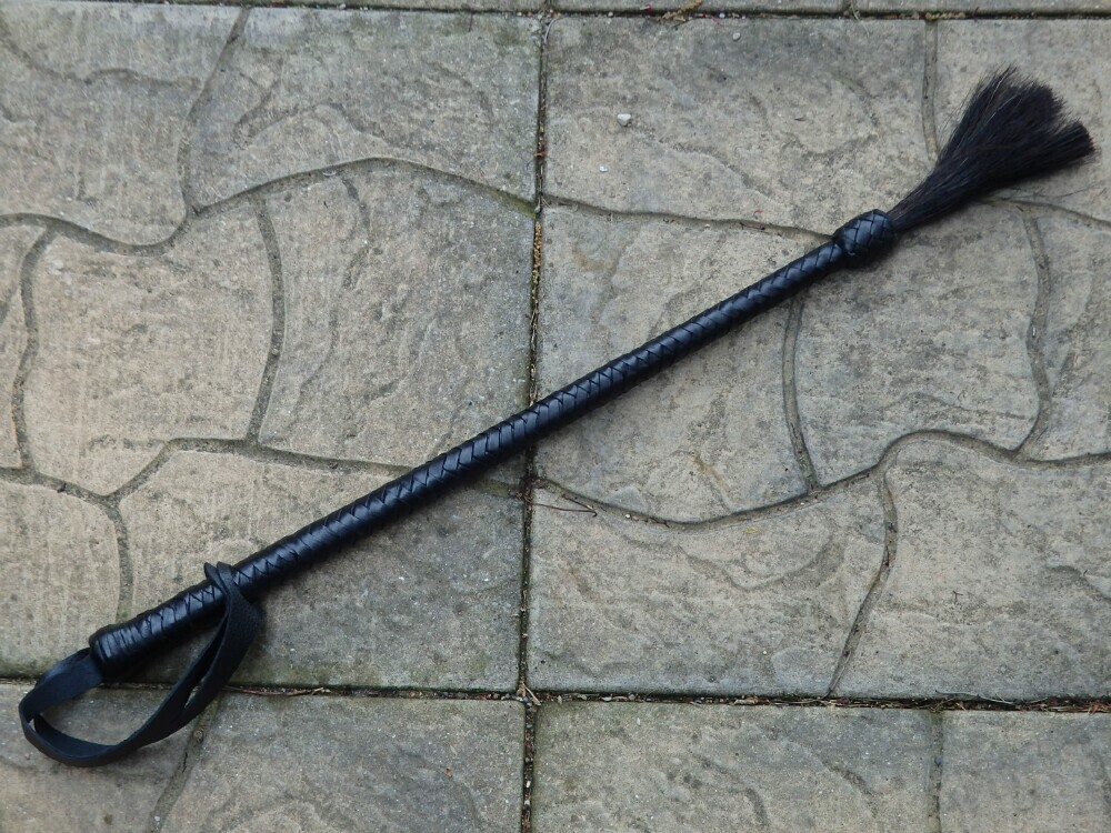 LEATHER RIDING CROP